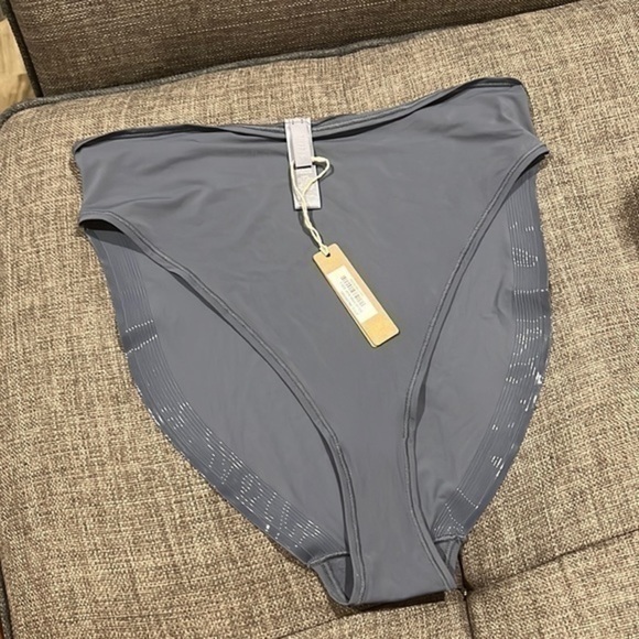 Skims Jelly Sheer Cheeky Brief - Picture 3 of 6